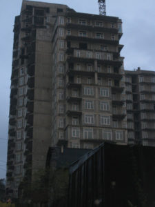 ЖК Каскад, впереди - 1 блок-секция. 01/09/2012