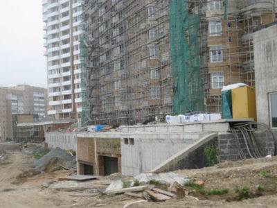 09/08/2012 ЖК "Два капитана - 2 очередь". Продолжаются работы по благоустройству территории
