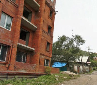 Жилой дом на ул.Махалина, 11. Нижние этажи